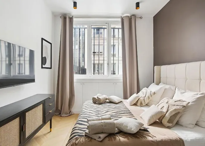 Champs Elysees Luxury 3 Bed Room